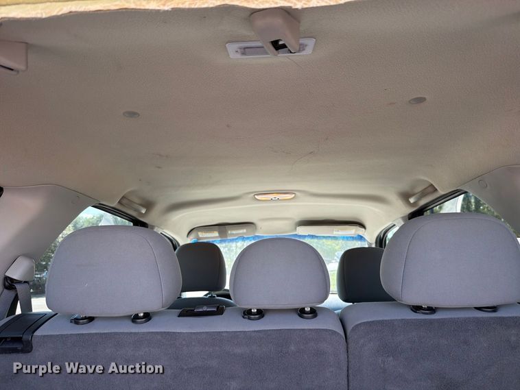 image for item ES6532 2005 Ford Escape SUV
