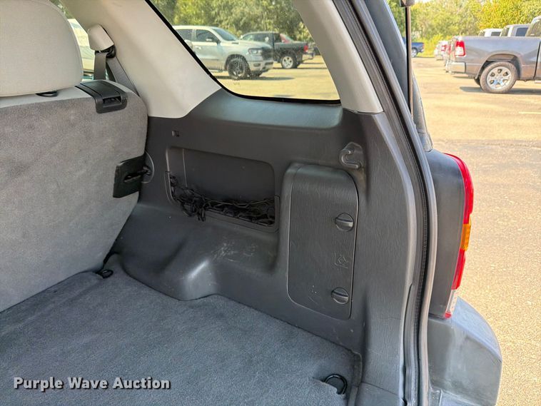 image for item ES6532 2005 Ford Escape SUV