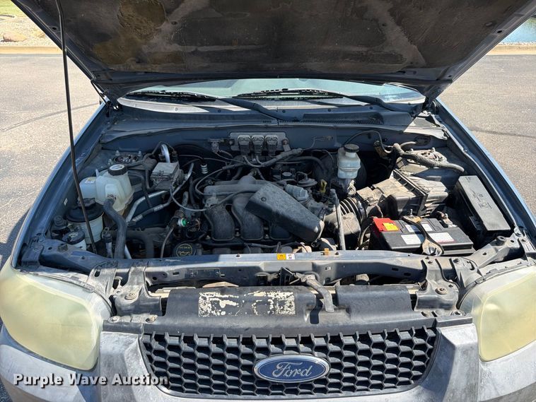 image for item ES6532 2005 Ford Escape SUV