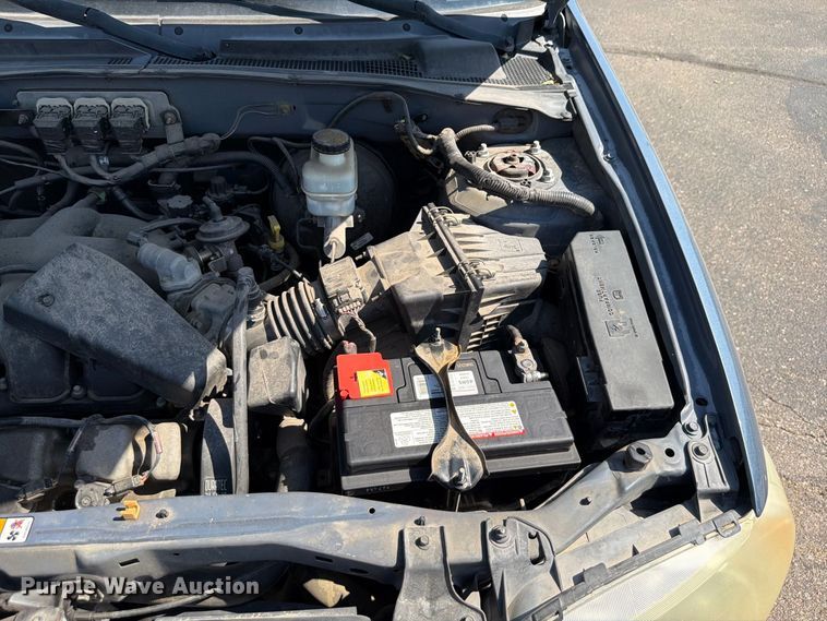 image for item ES6532 2005 Ford Escape SUV