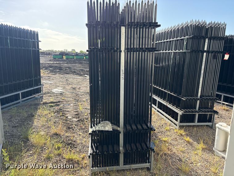 image for item ES8073 (22) 2024 EINGP F10 fence panels