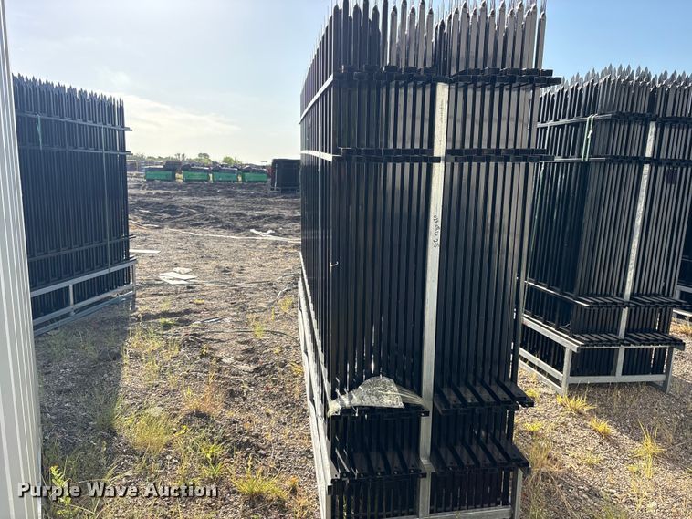 image for item ES8073 (22) 2024 EINGP F10 fence panels
