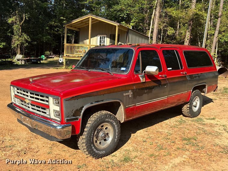 image for item ET0488 1986 Chevrolet Suburban C10 SUV
