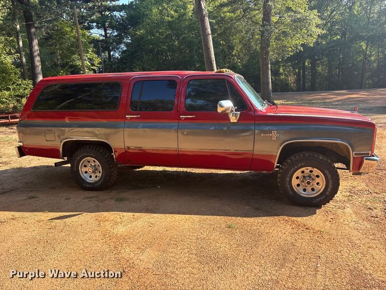 image for item ET0488 1986 Chevrolet Suburban C10 SUV