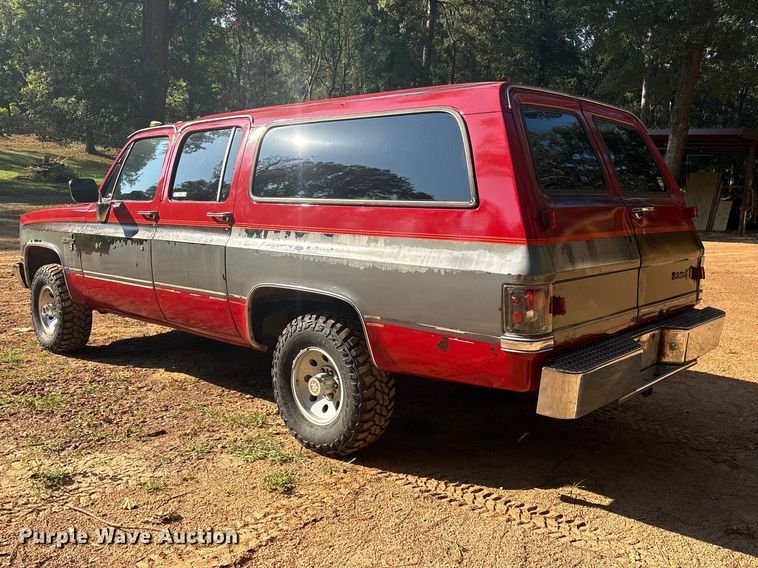 image for item ET0488 1986 Chevrolet Suburban C10 SUV