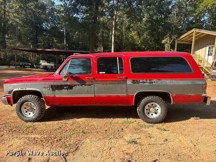 image for item ET0488 1986 Chevrolet Suburban C10 SUV