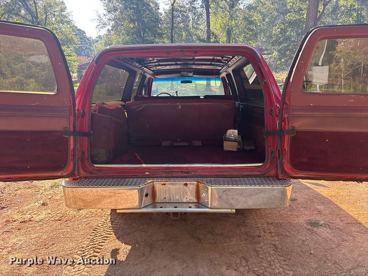 image for item ET0488 1986 Chevrolet Suburban C10 SUV