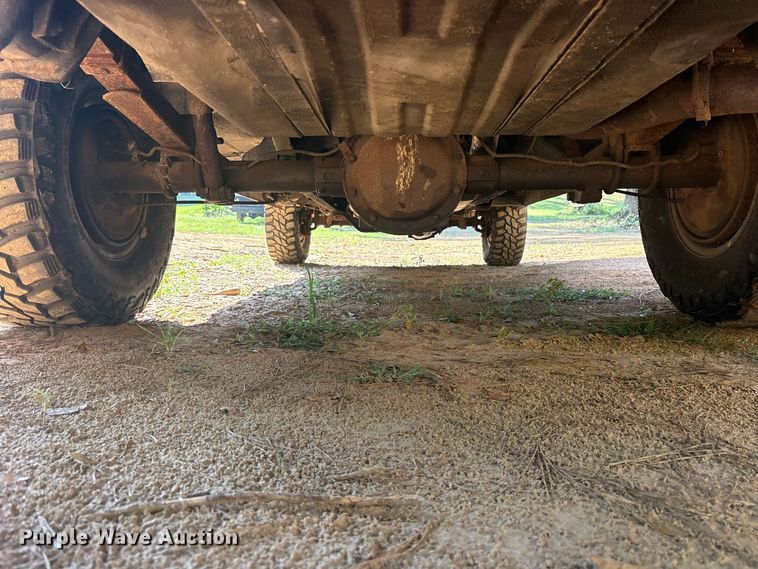 image for item ET0488 1986 Chevrolet Suburban C10 SUV