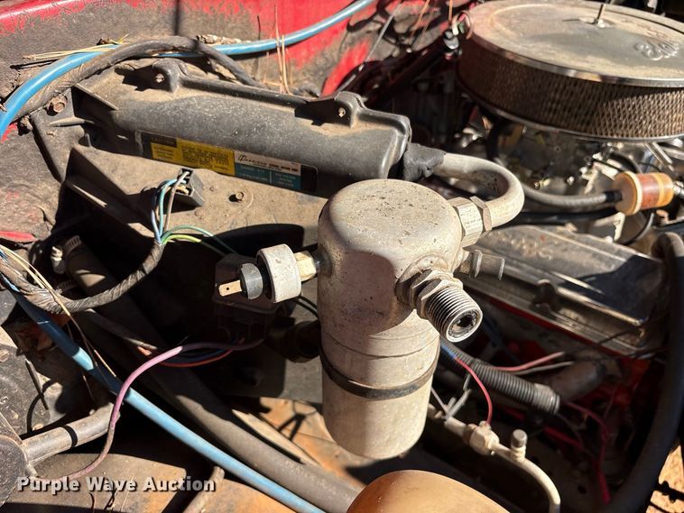 image for item ET0488 1986 Chevrolet Suburban C10 SUV