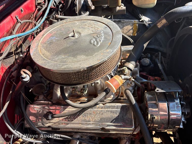 image for item ET0488 1986 Chevrolet Suburban C10 SUV