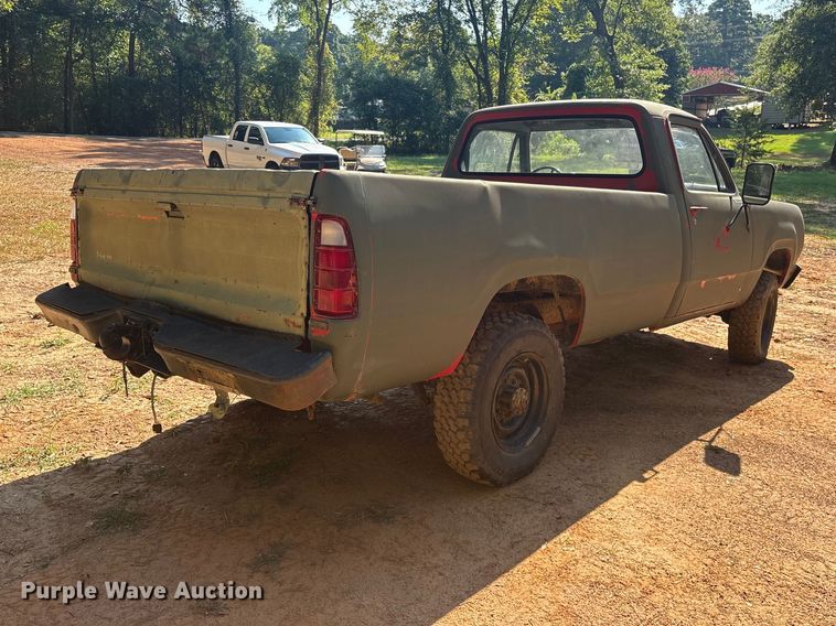 image for item ET0489 1977 Dodge W20 pickup truck