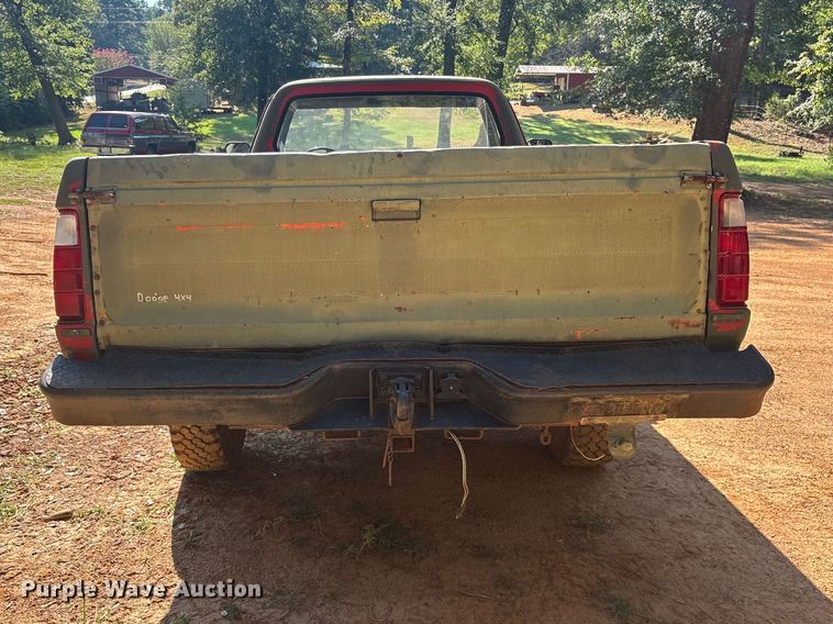 image for item ET0489 1977 Dodge W20 pickup truck