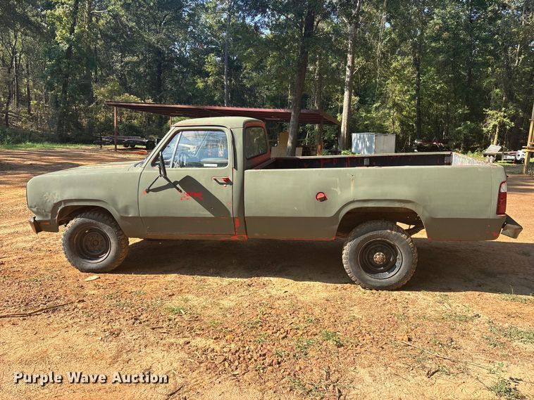 image for item ET0489 1977 Dodge W20 pickup truck