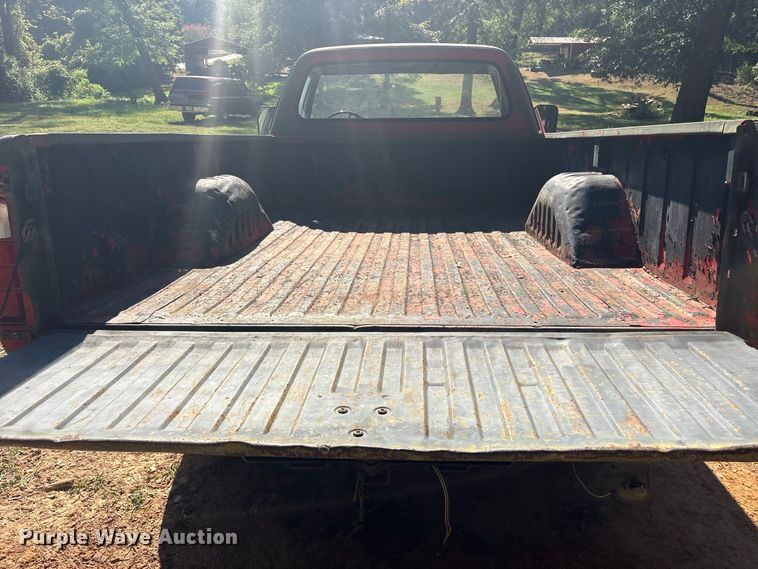 image for item ET0489 1977 Dodge W20 pickup truck