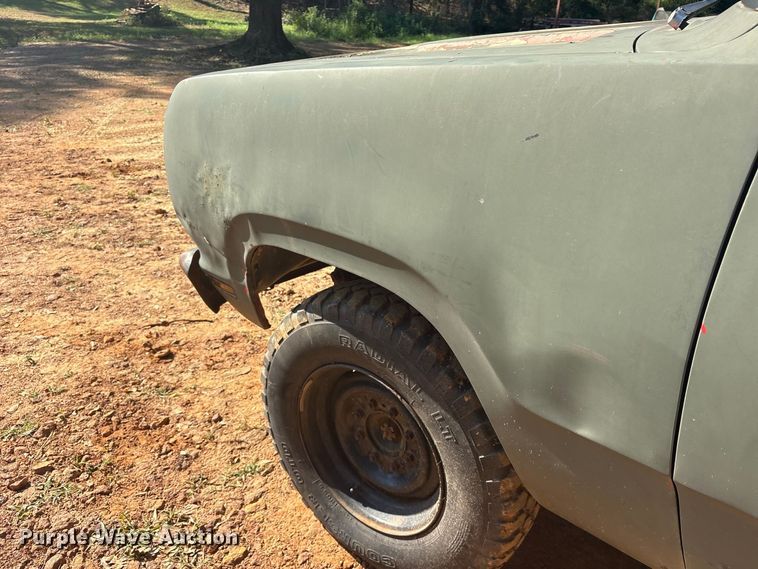image for item ET0489 1977 Dodge W20 pickup truck