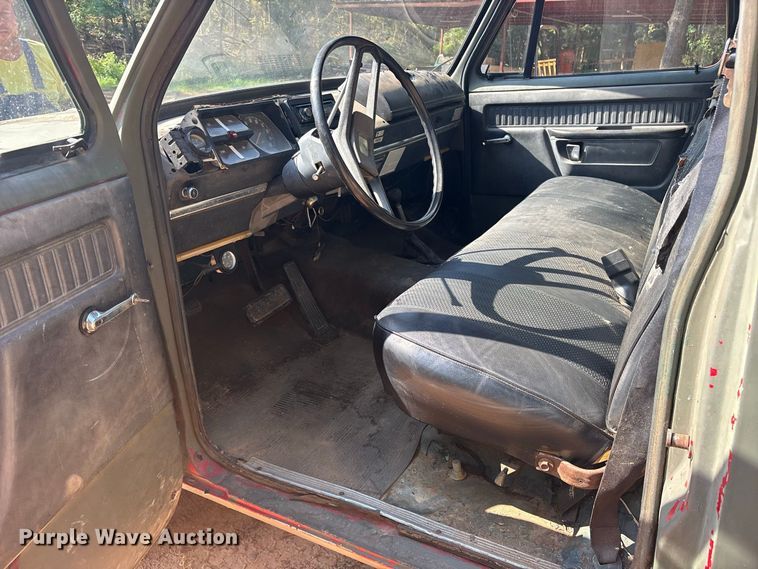 image for item ET0489 1977 Dodge W20 pickup truck