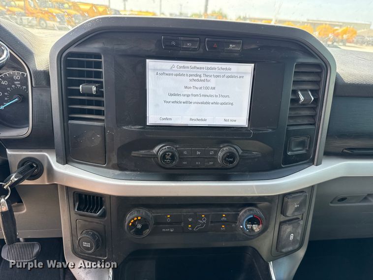 image for item ET6424 2021 Ford F150 Crew Cab pickup truck