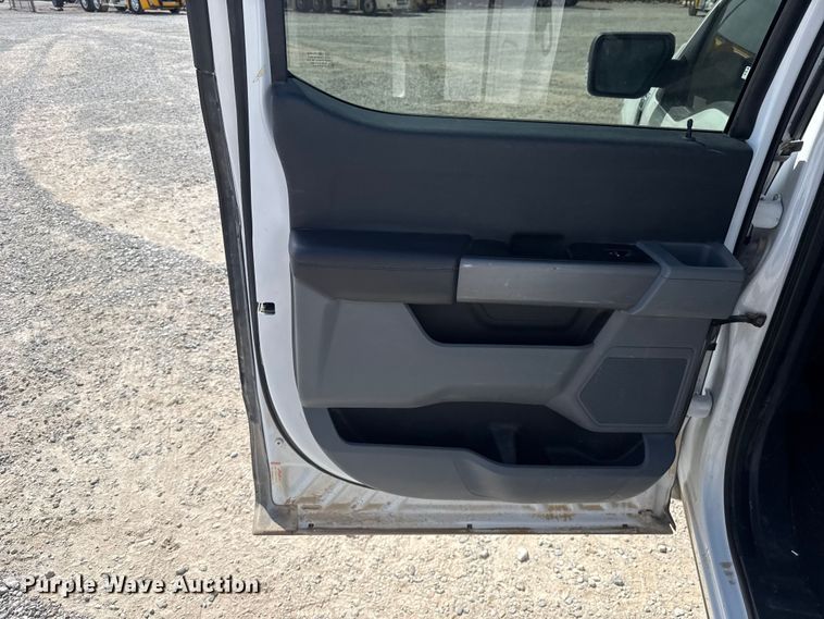 image for item ET6424 2021 Ford F150 Crew Cab pickup truck