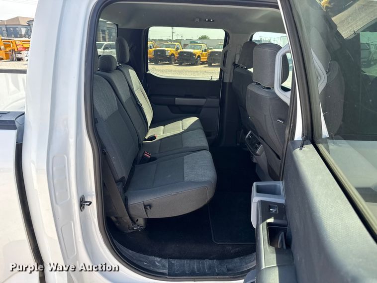 image for item ET6424 2021 Ford F150 Crew Cab pickup truck