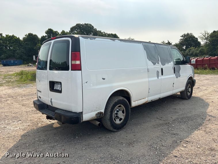 image for item ET8665 2007 Chevrolet Express 2500 van