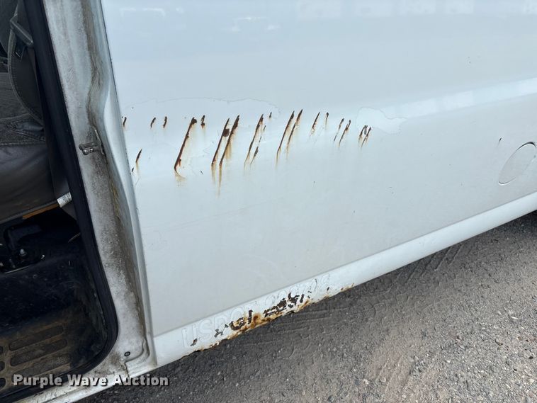 image for item ET8665 2007 Chevrolet Express 2500 van
