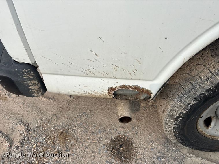 image for item ET8665 2007 Chevrolet Express 2500 van