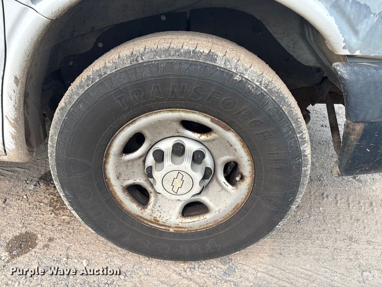 image for item ET8665 2007 Chevrolet Express 2500 van
