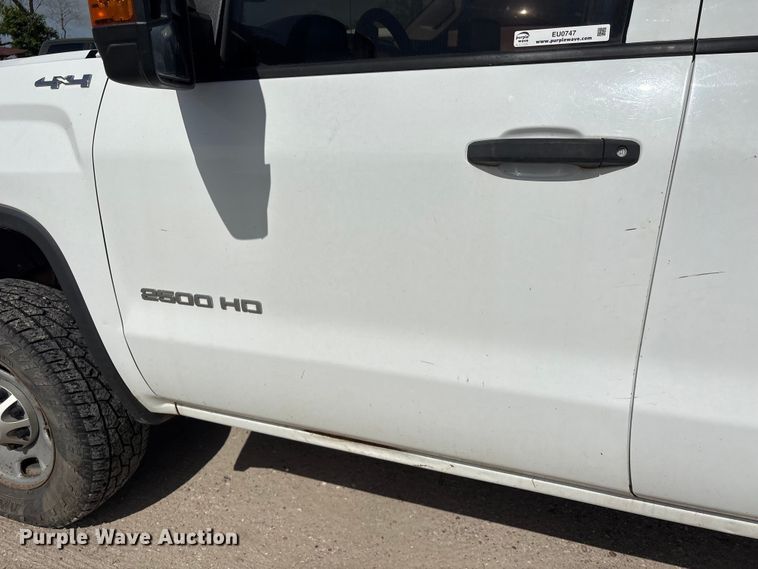 image for item EU0747 2016 GMC Sierra 2500HD Crew Cab utility bed pickup truck