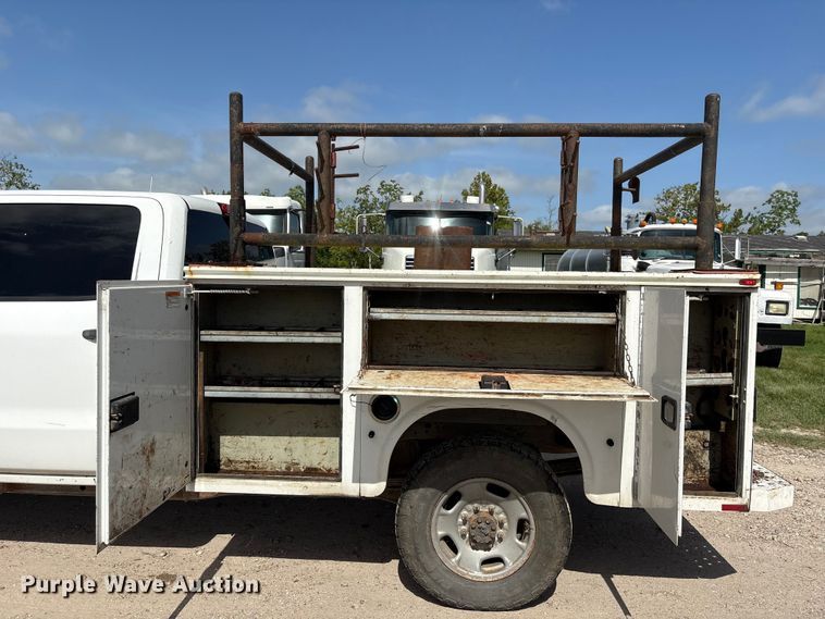 image for item EU0747 2016 GMC Sierra 2500HD Crew Cab utility bed pickup truck