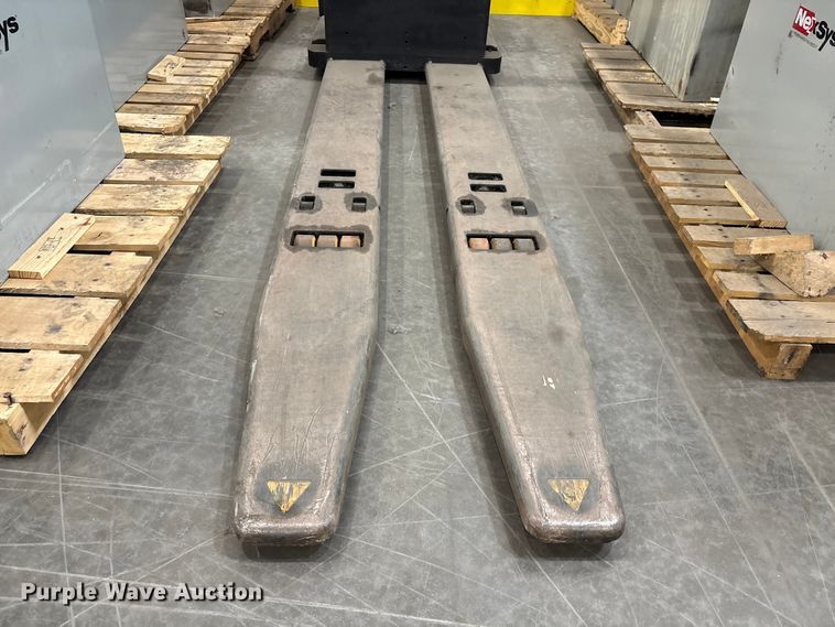 image for item EU0812 2020 Crown PC4500-80 pallet jack