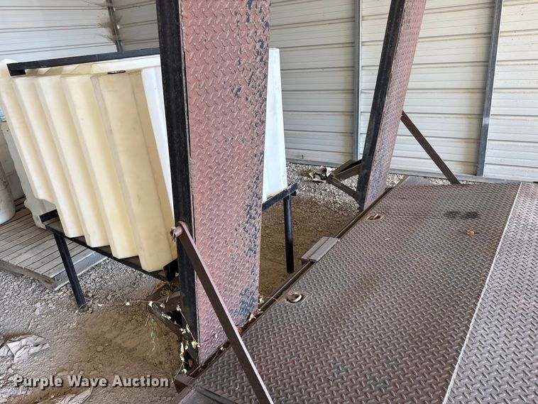 image for item EV6121 2001 Kodiak utility trailer