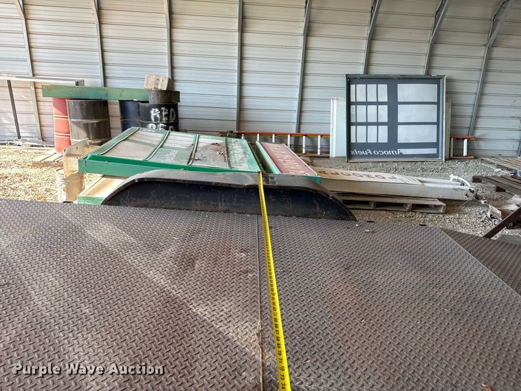 image for item EV6121 2001 Kodiak utility trailer