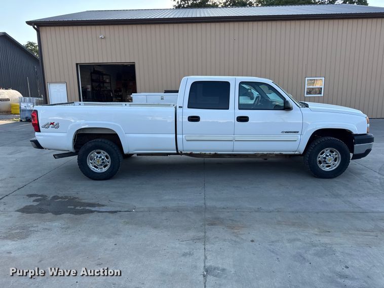 image for item EV6133 2006 Chevrolet Silverado 2500HD Crew Cab pickup truck