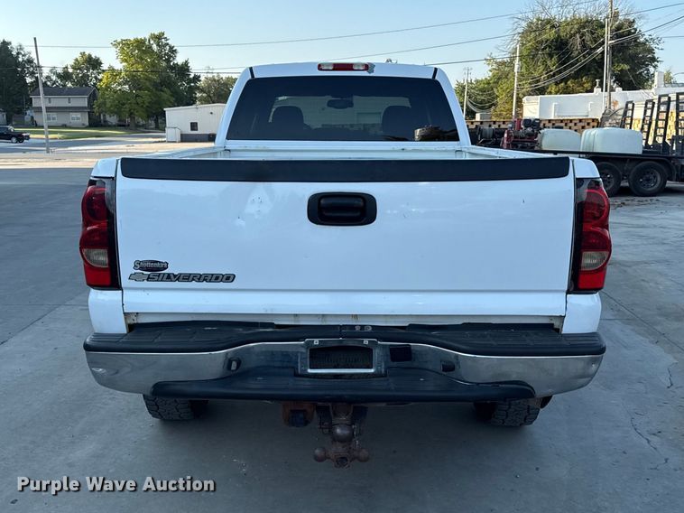 image for item EV6133 2006 Chevrolet Silverado 2500HD Crew Cab pickup truck