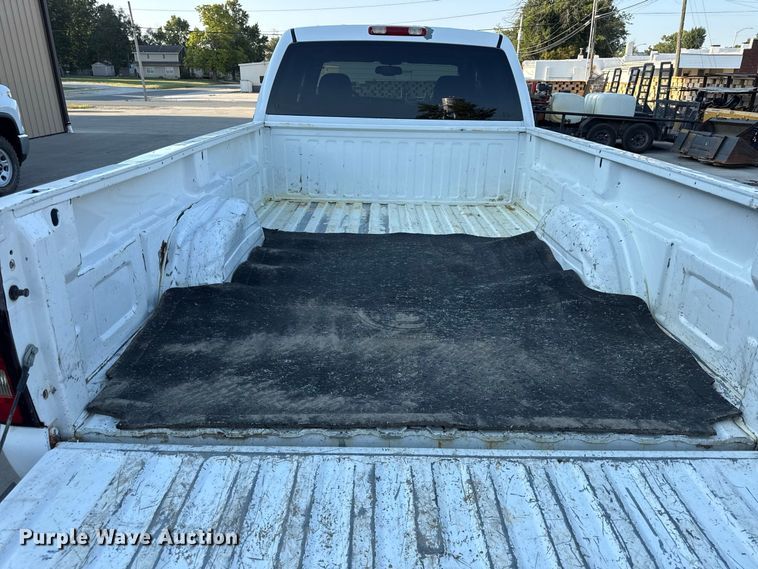 image for item EV6133 2006 Chevrolet Silverado 2500HD Crew Cab pickup truck