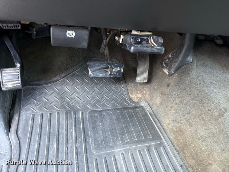 image for item EV6133 2006 Chevrolet Silverado 2500HD Crew Cab pickup truck