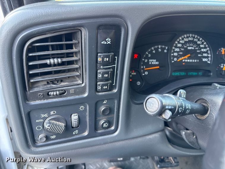 image for item EV6133 2006 Chevrolet Silverado 2500HD Crew Cab pickup truck