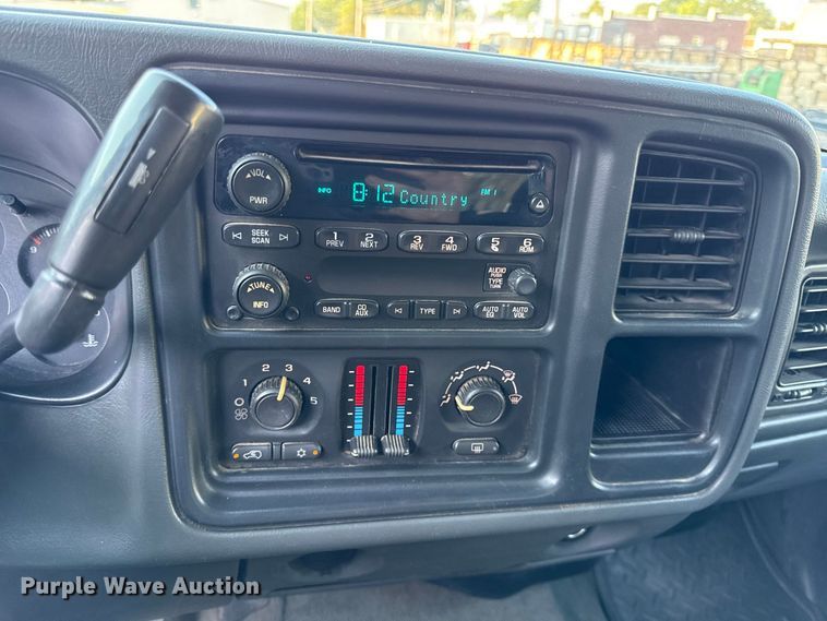 image for item EV6133 2006 Chevrolet Silverado 2500HD Crew Cab pickup truck