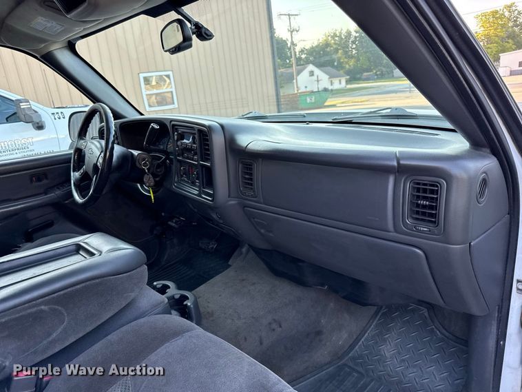 image for item EV6133 2006 Chevrolet Silverado 2500HD Crew Cab pickup truck