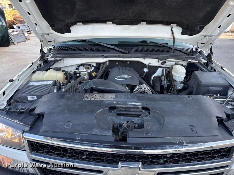 image for item EV6133 2006 Chevrolet Silverado 2500HD Crew Cab pickup truck