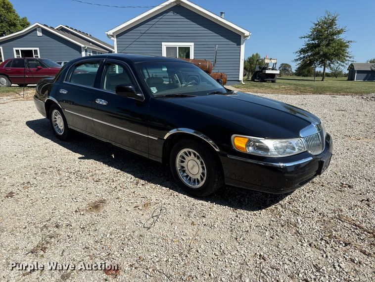 image for item EV6136 1999 Lincoln Town Car 