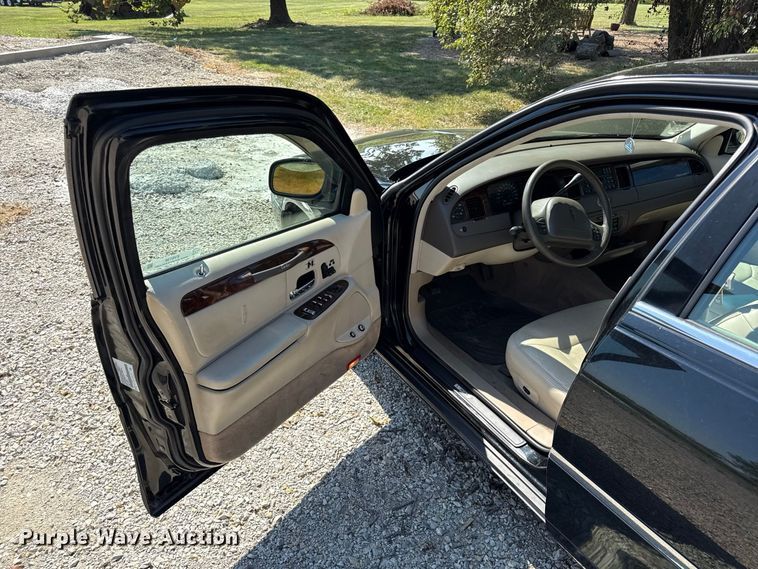 image for item EV6136 1999 Lincoln Town Car 