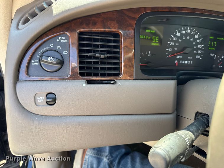 image for item EV6136 1999 Lincoln Town Car 