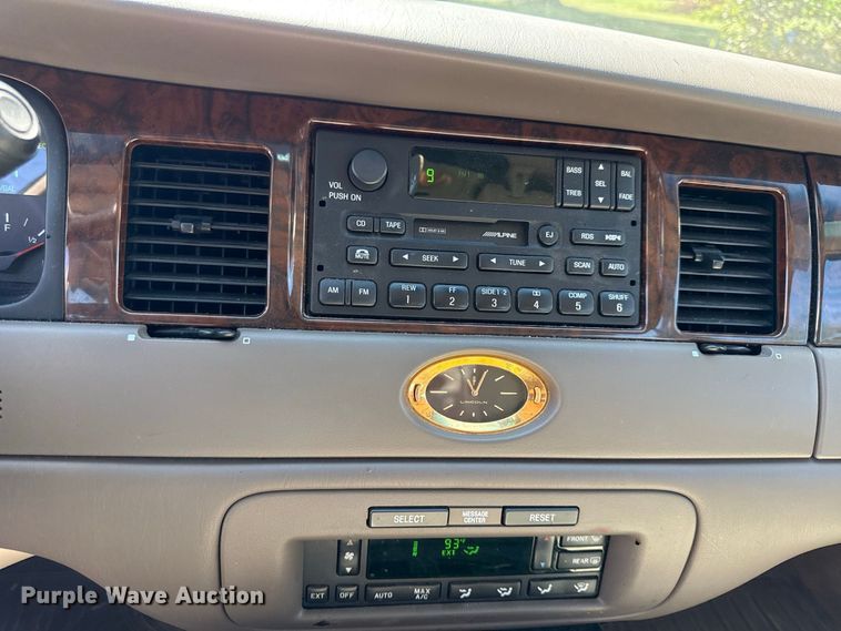 image for item EV6136 1999 Lincoln Town Car 