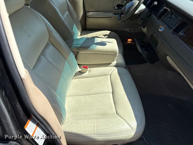 image for item EV6136 1999 Lincoln Town Car 