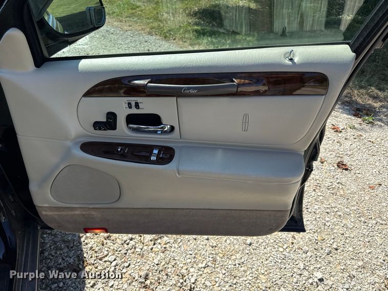 image for item EV6136 1999 Lincoln Town Car 