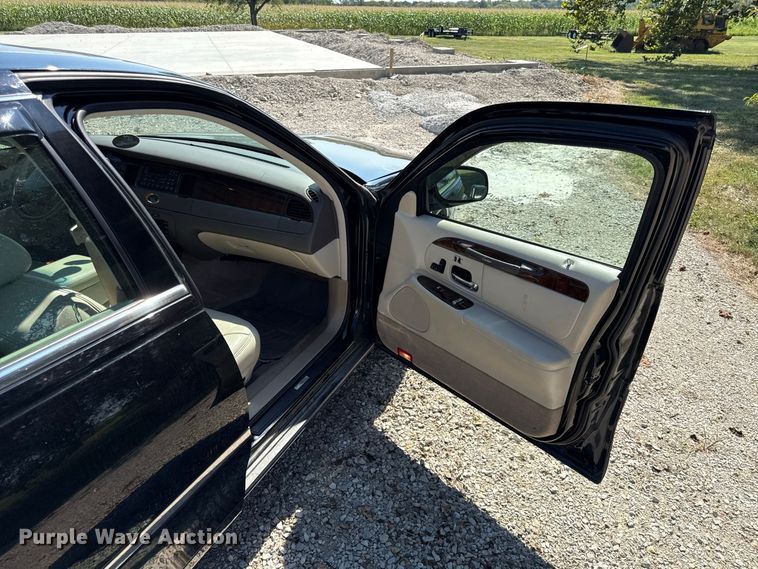 image for item EV6136 1999 Lincoln Town Car 
