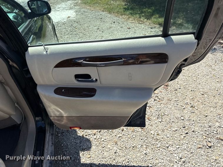 image for item EV6136 1999 Lincoln Town Car 