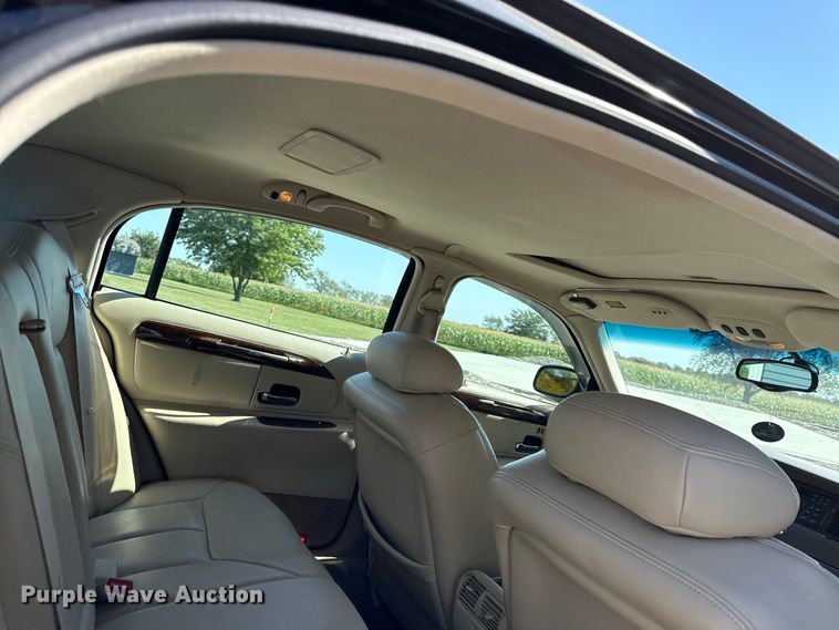 image for item EV6136 1999 Lincoln Town Car 