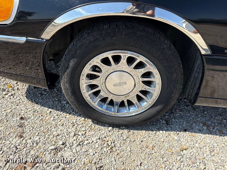 image for item EV6136 1999 Lincoln Town Car 